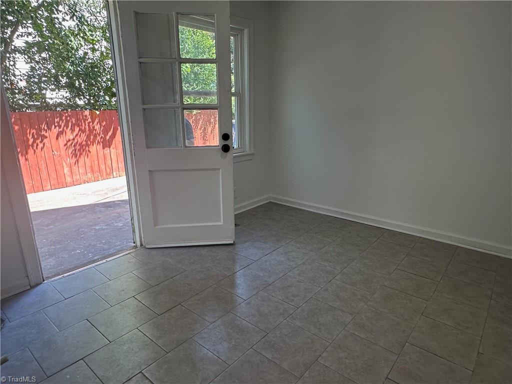 1005 William Drive Property Photo 10