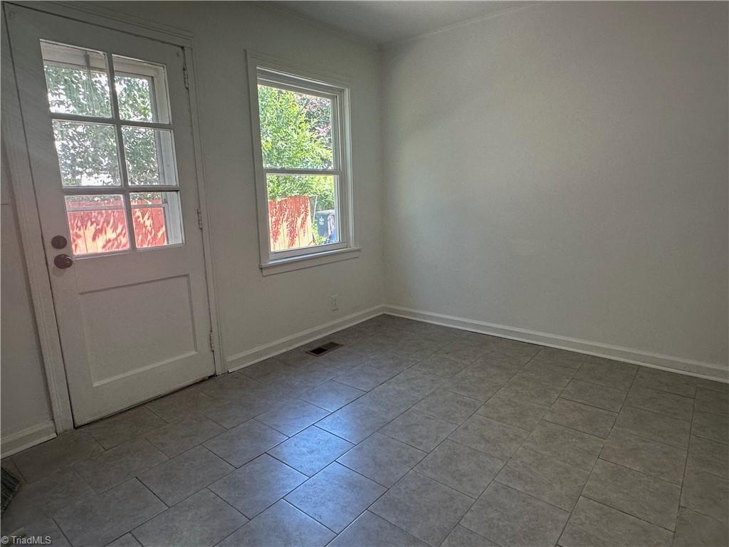 1005 William Drive Property Photo 12