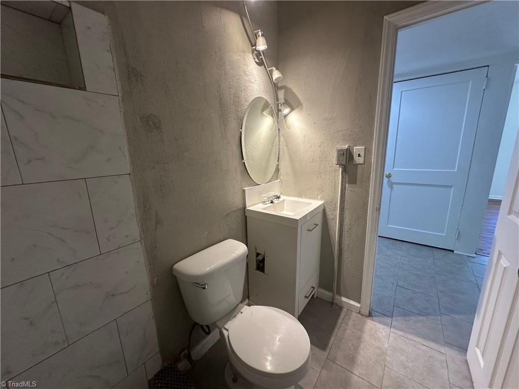 1005 William Drive Property Photo 27