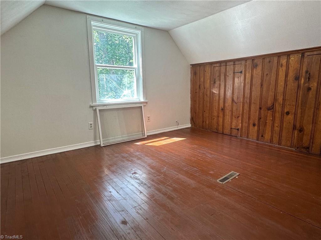 1005 William Drive Property Photo 28