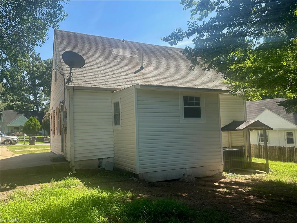 1005 William Drive Property Photo 34