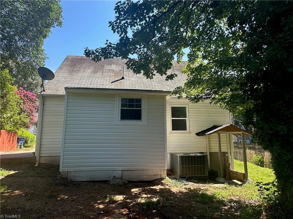 1005 William Drive Property Photo 35