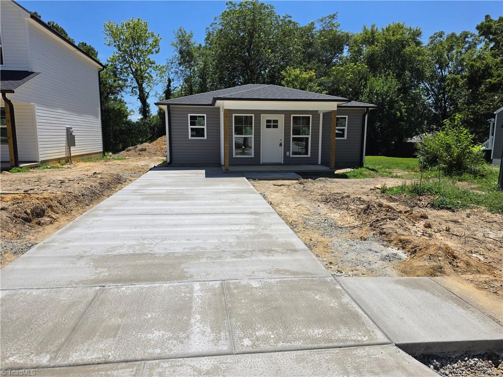 1400 Leonard Avenue Property Photo 1