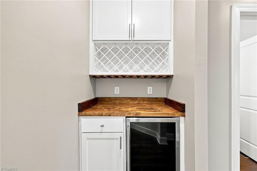 4403 Bonnie Loch Drive Property Photo 13