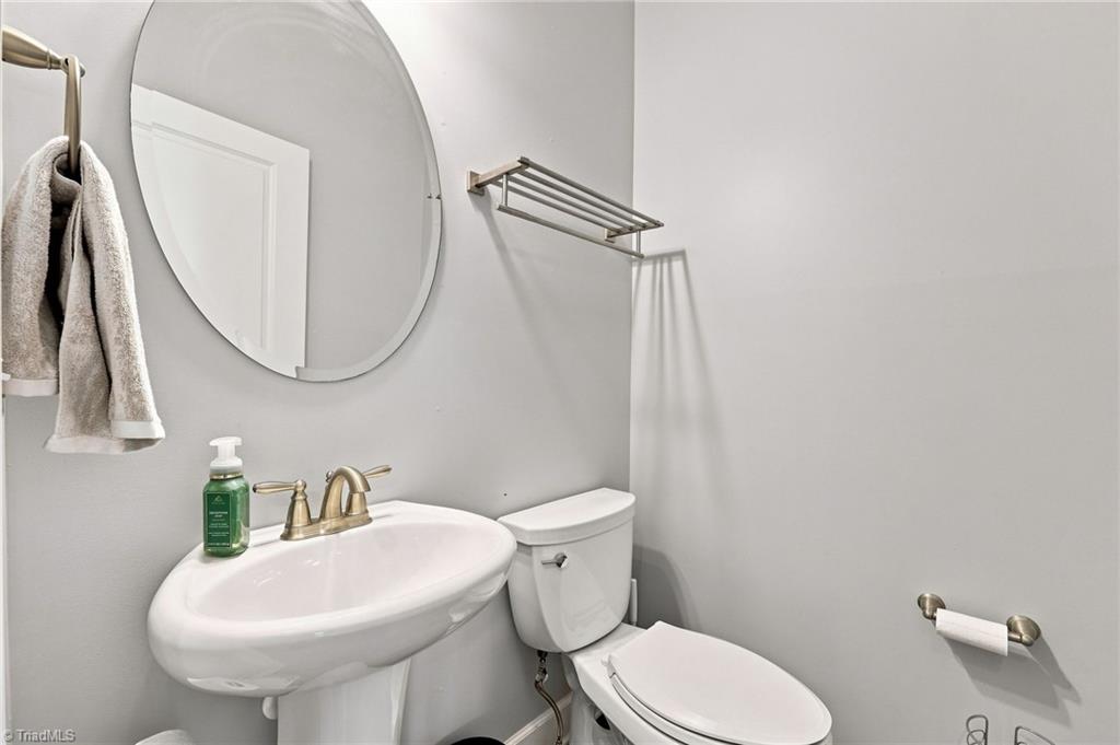 4403 Bonnie Loch Drive Property Photo 14