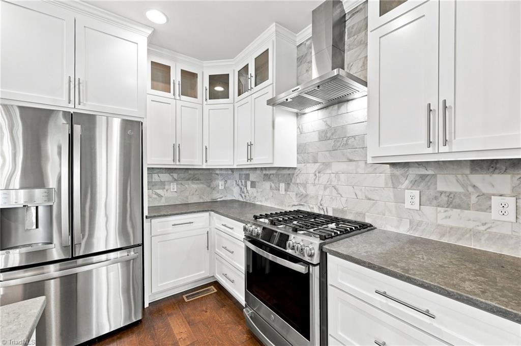 4403 Bonnie Loch Drive Property Photo 24