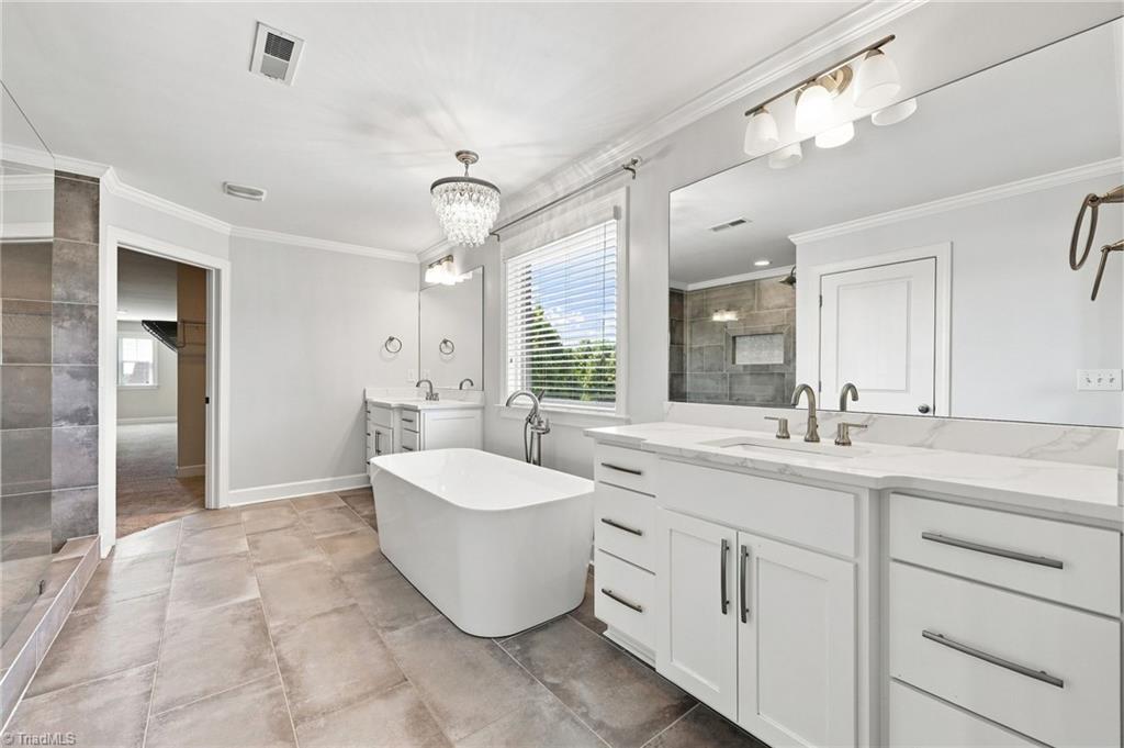 4403 Bonnie Loch Drive Property Photo 31