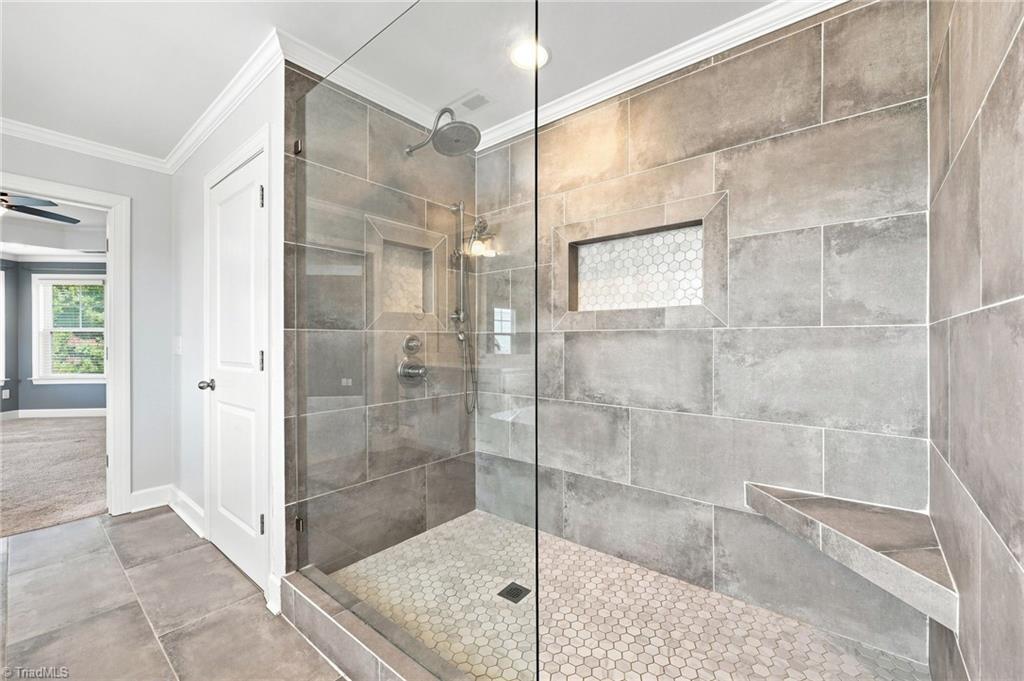 4403 Bonnie Loch Drive Property Photo 32