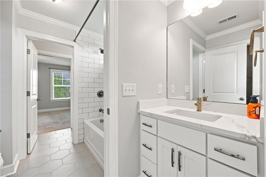 4403 Bonnie Loch Drive Property Photo 33