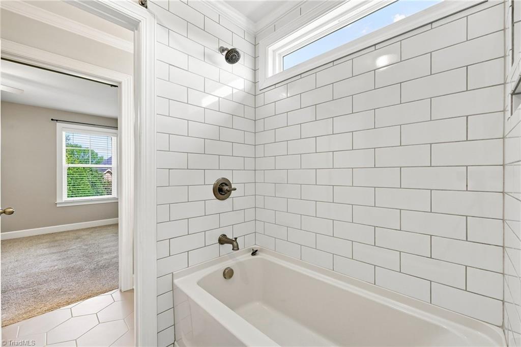 4403 Bonnie Loch Drive Property Photo 34