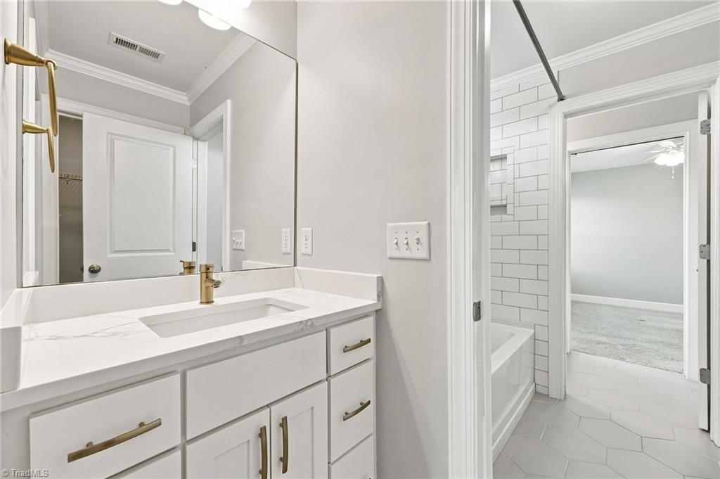 4403 Bonnie Loch Drive Property Photo 35