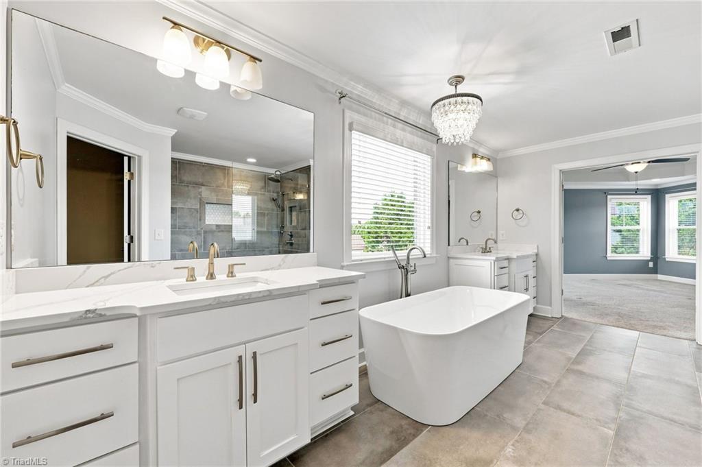 4403 Bonnie Loch Drive Property Photo 44