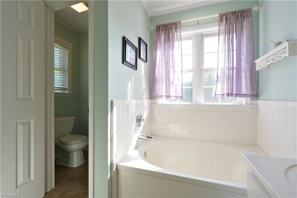 19 Crestbrook Court Property Photo 10