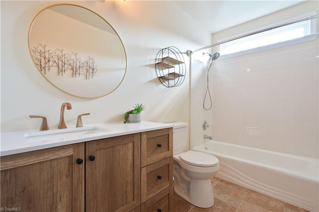 19 Crestbrook Court Property Photo 14