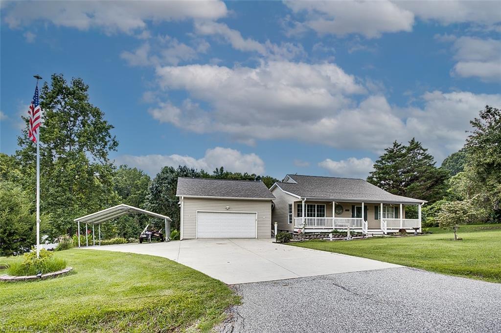324 Deerfield Country Road Property Photo 1