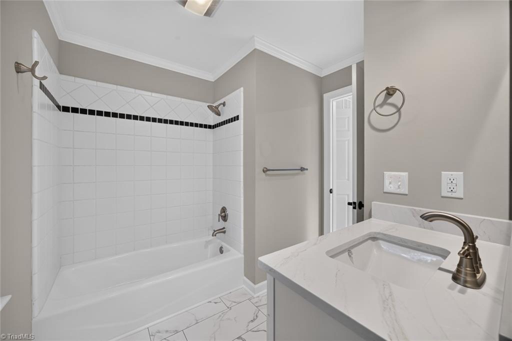 605 Oak Valley Boulevard Property Photo 34