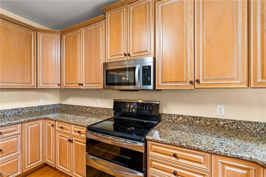 6973 Chapsworth Drive Property Photo 10