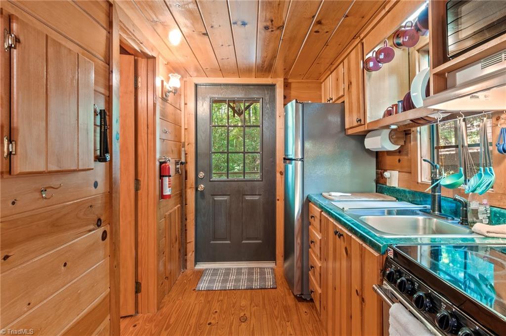 157 Wolf Trail Property Photo 3