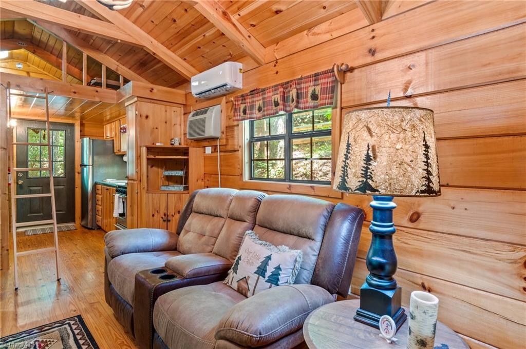 157 Wolf Trail Property Photo 8