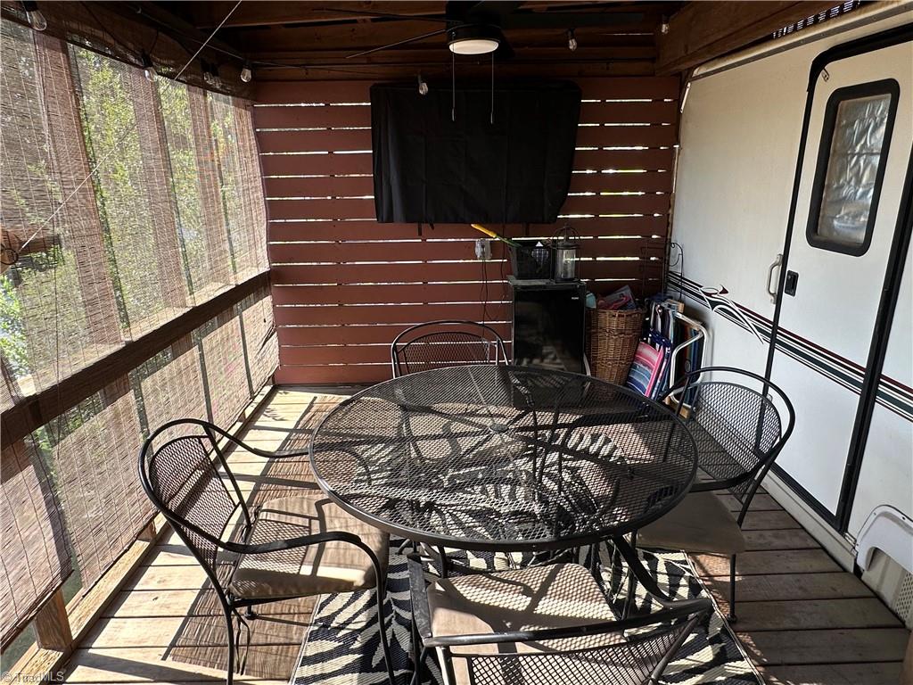 108 Robin Lane Property Photo 18
