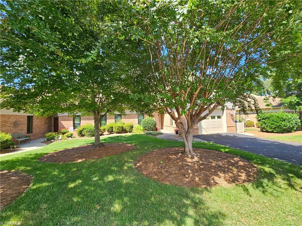 347 Hollybrook Drive Property Photo 2