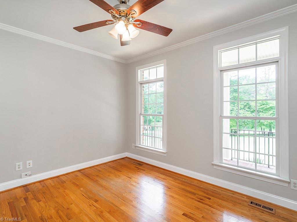 2048 Neese Road Property Photo 4