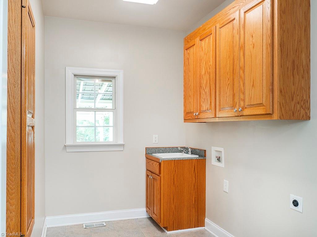 2048 Neese Road Property Photo 19