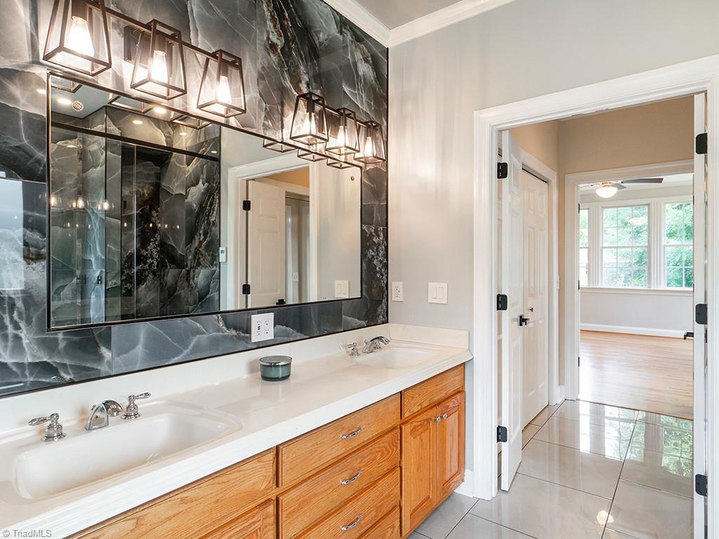 2048 Neese Road Property Photo 25