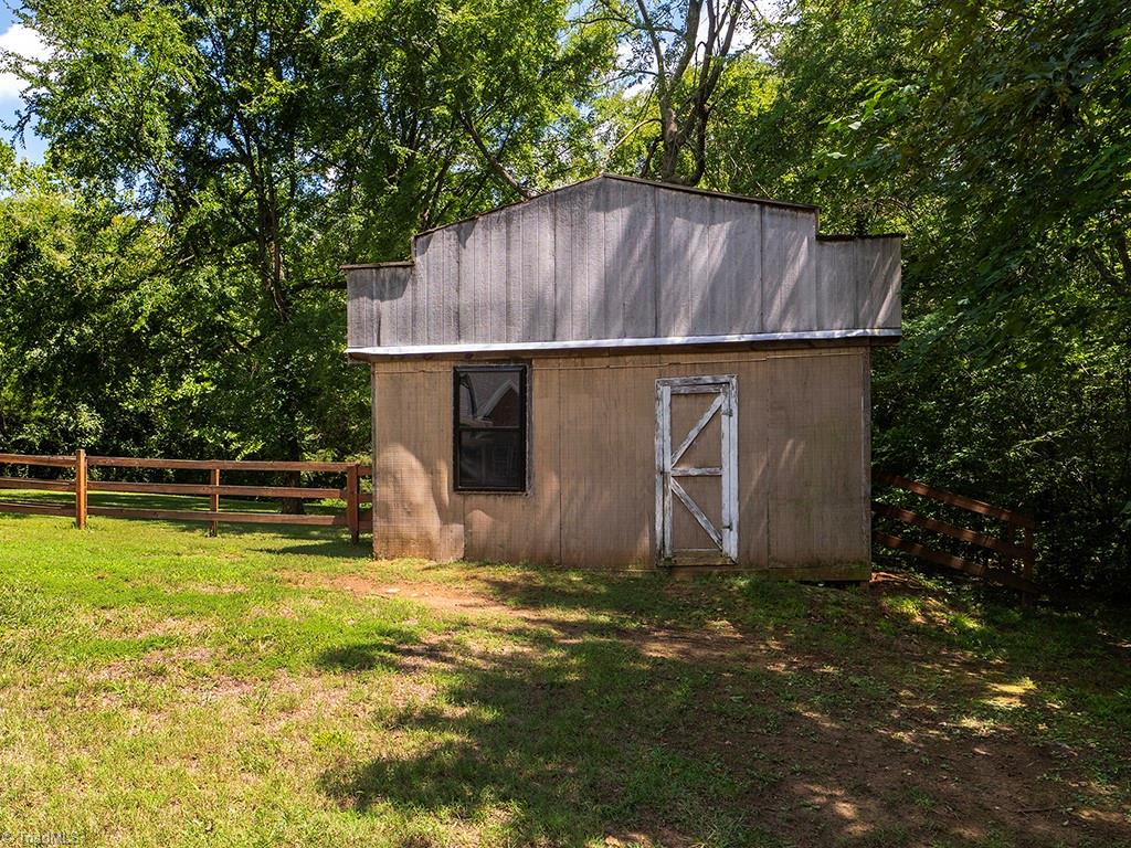 2048 Neese Road Property Photo 44