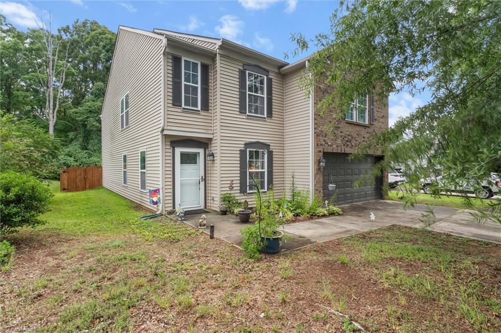 810 Bitting Hall Drive Property Photo 1