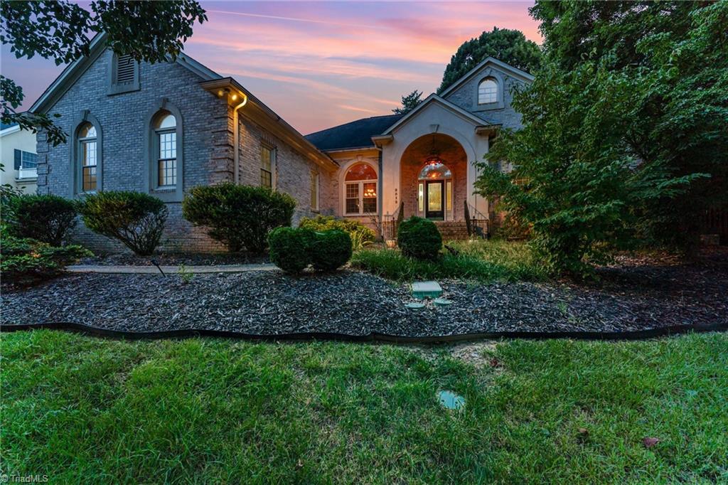 2512 Burch Point