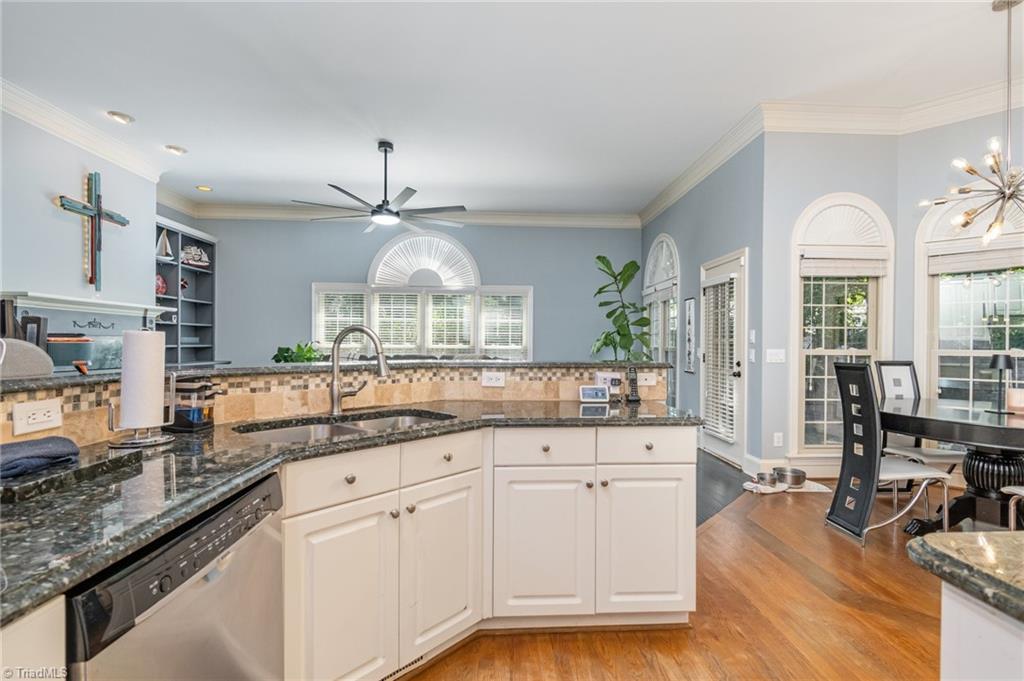 2512 Burch Point Property Photo 15