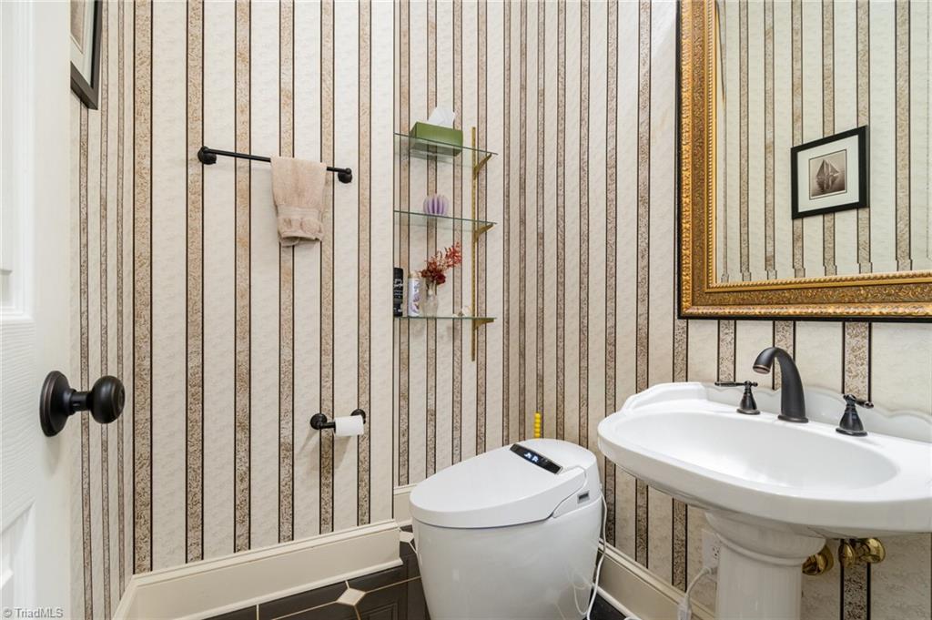 2512 Burch Point Property Photo 23