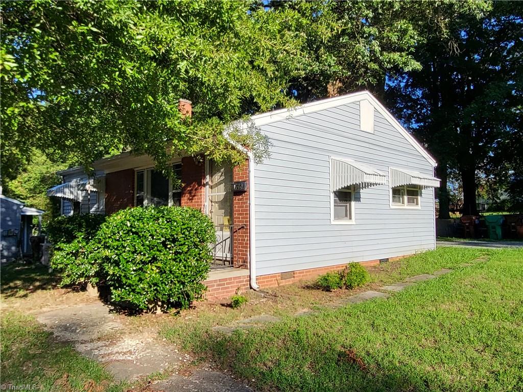 725 Cliffside Avenue Property Photo 2