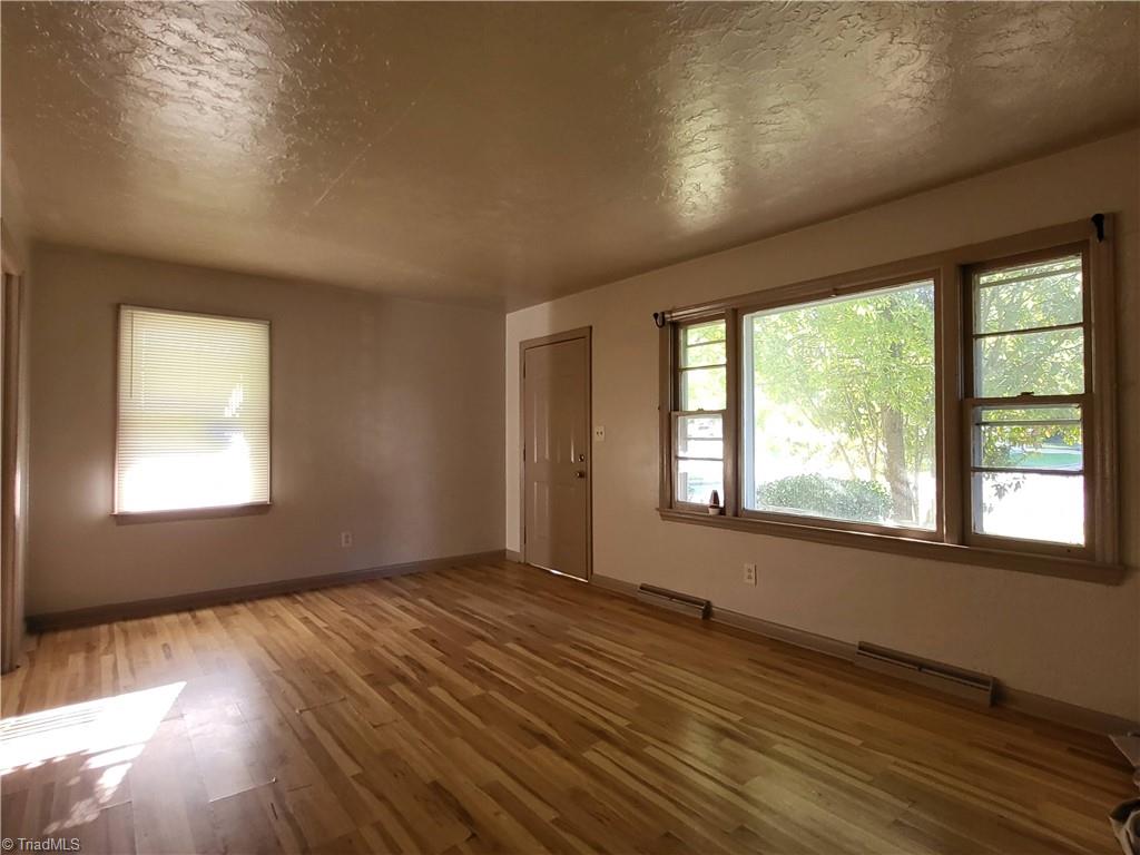 725 Cliffside Avenue Property Photo 12