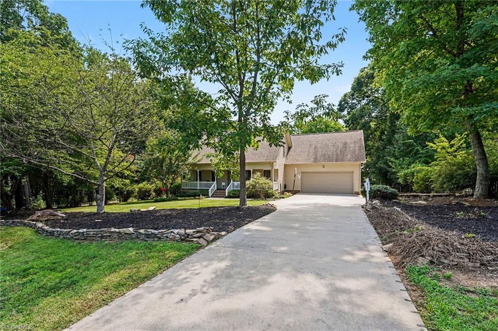 433 Northampton Drive Property Photo 3