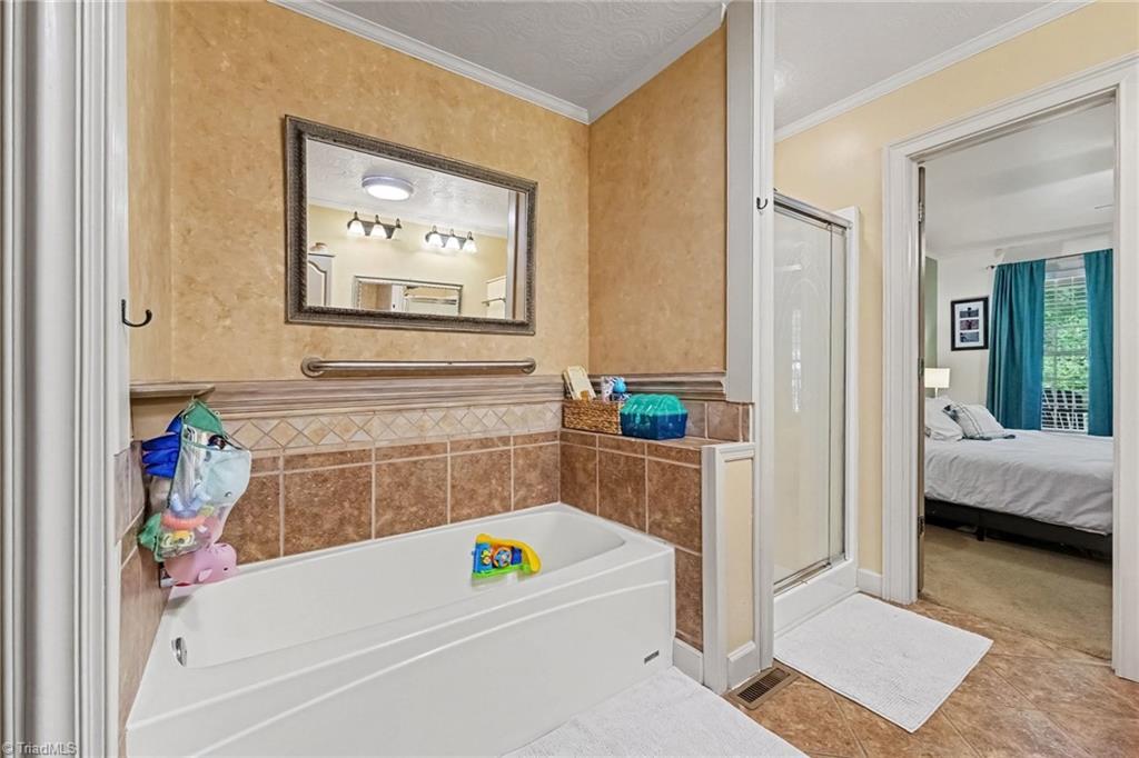 433 Northampton Drive Property Photo 18