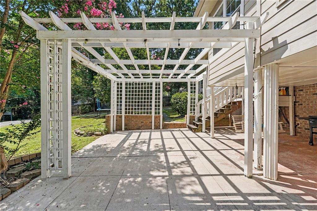 433 Northampton Drive Property Photo 25
