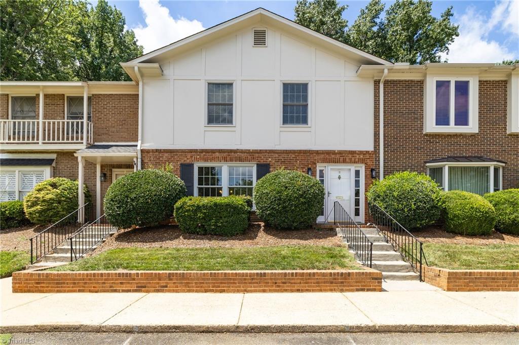 1 Fountain Manor Drive # B