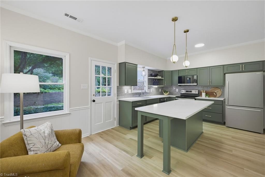 1 Fountain Manor Drive # B Property Photo 4