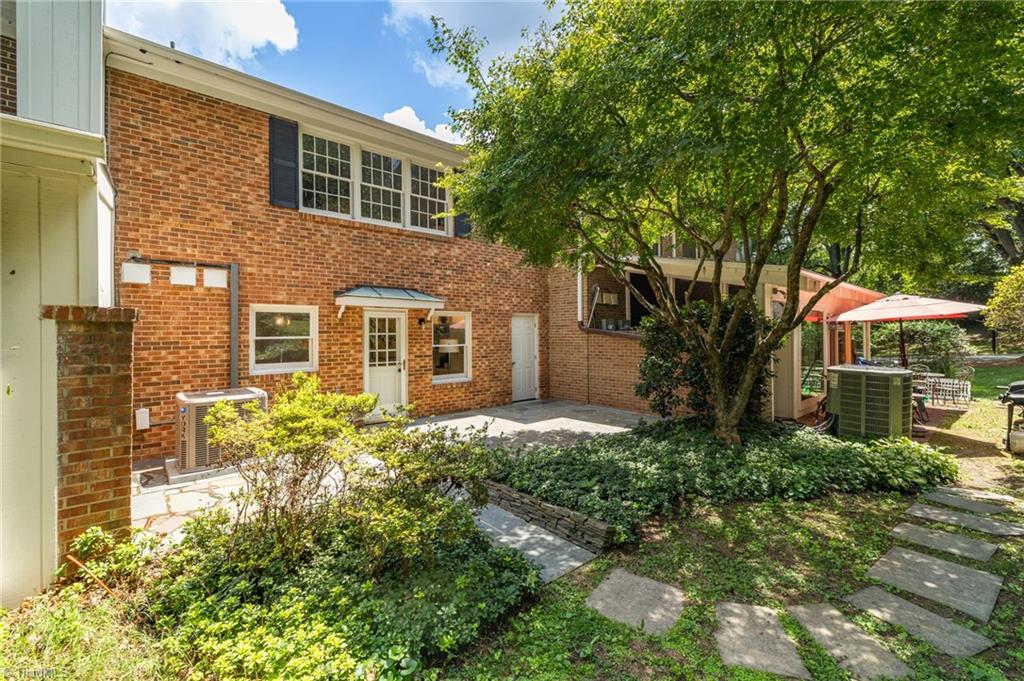 1 Fountain Manor Drive # B Property Photo 11