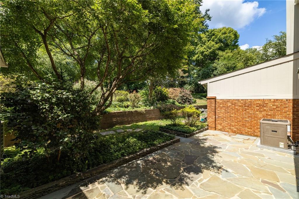 1 Fountain Manor Drive # B Property Photo 30