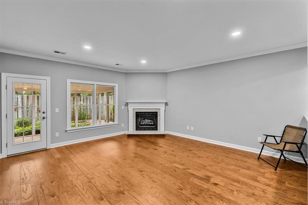 656 Sonoma Lane Property Photo 4
