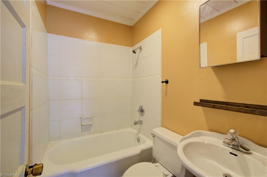 416 E Peachtree Drive Property Photo 10