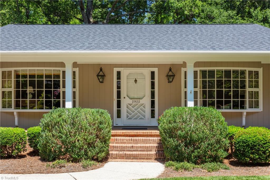 2922 Round Hill Road Property Photo 1