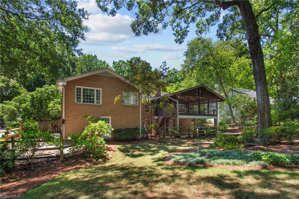 2922 Round Hill Road Property Photo 1