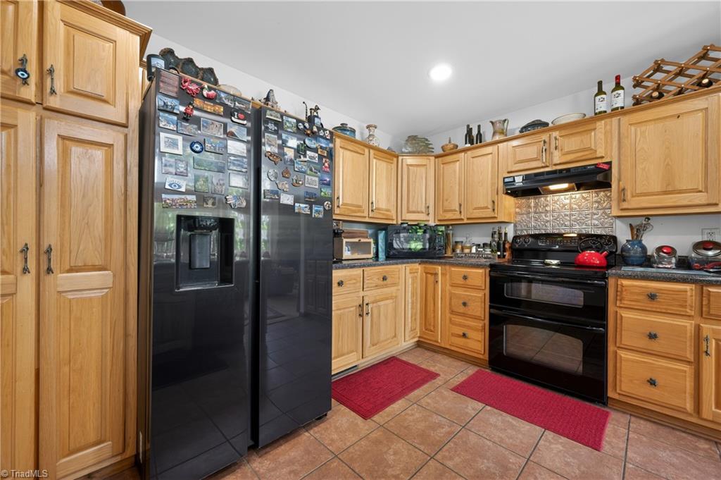 354 Two Rivers Drive Property Photo 16