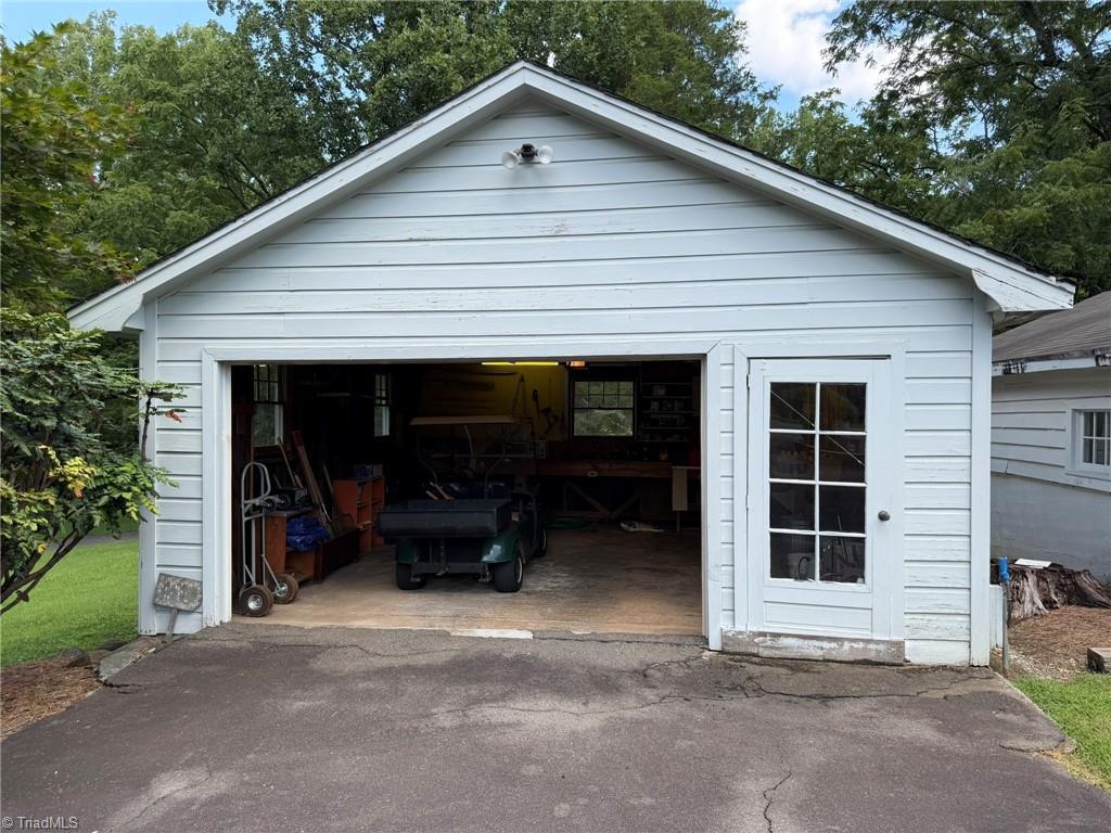 1230149 Property Photo 35