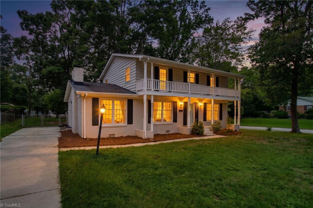 2913 Shady Lawn Drive