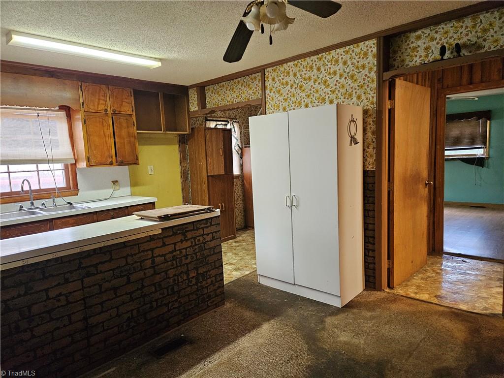 607 King Street Property Photo 6